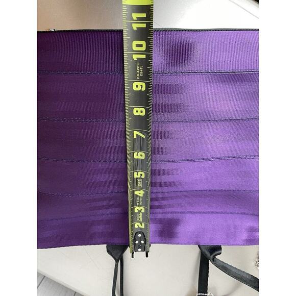 New! Disney Parks X Harveys Seatbelt Pixar Painted Limited Edition Tote Bag - Picture 8 of 9